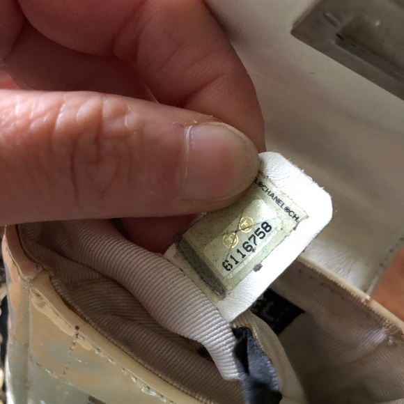 Chanel mini crossbody - Picture 6 of 8